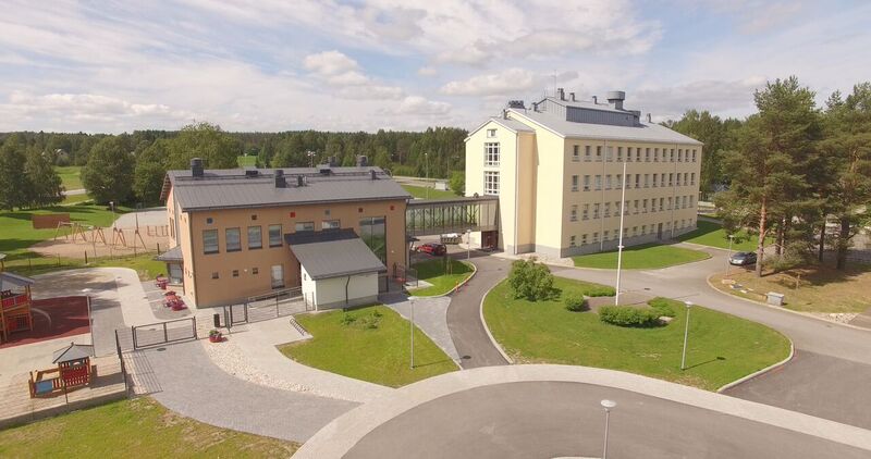 kuvassa Porokylän päiväkoti ja Porokylän koulu