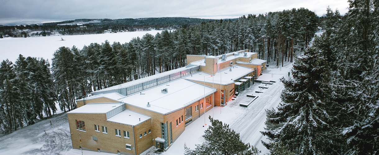 Kuvassa ilmakuva Nurmes-talosta