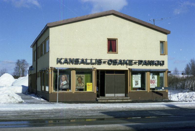 Kansallis-Osake-Pankki sijaitsi aikanaan Rökön talossa, Porokylänkatu 16 paikkeilla