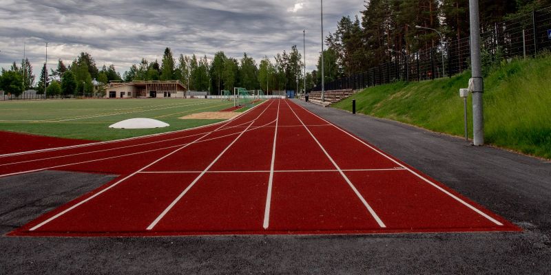 kuva keskuskentän juoksuradasta